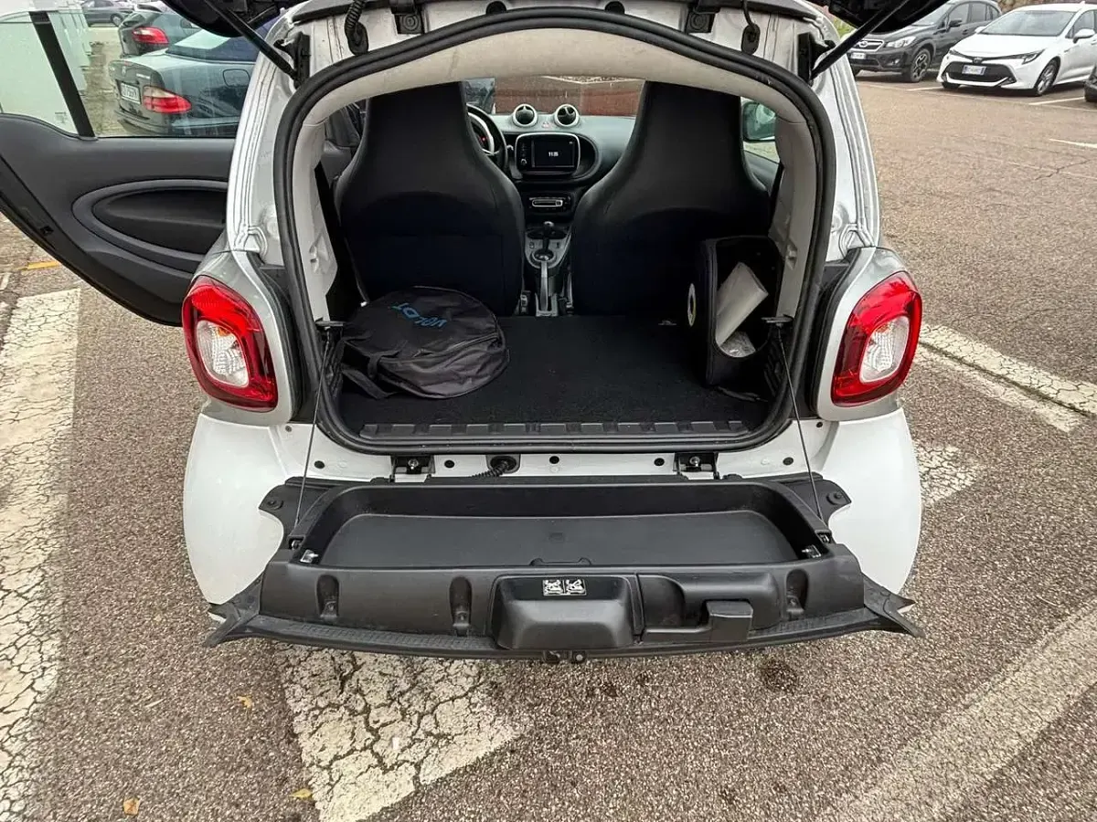 Usata Smart ForTwo Electric Drive Prime 41 kW (56 CV) 2019 Bianco Utilitaria