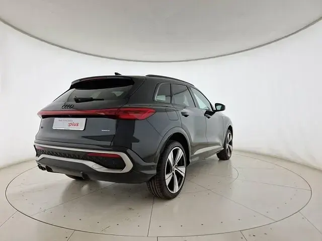 Nuova Audi Q5 S-Line 204 CV (150 kW) 2025 Nero mythos metallizzato SUV