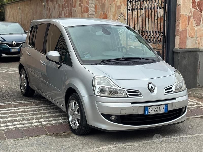 Usata Renault Modus Dynamique 106 CV (77 kW) 2008 Grigio Monovolume