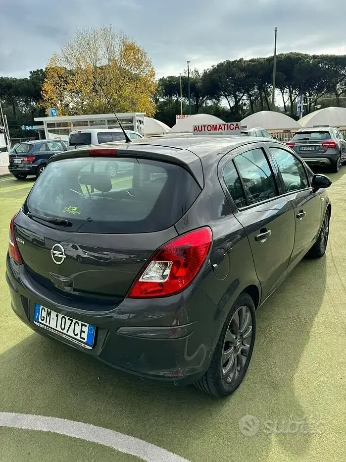Gebraucht Opel Corsa 90 PS (66 kW) 2015 Schwarz Kleinwagen