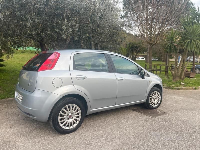 Usata Fiat Grande Punto 2009 Grigio Utilitaria
