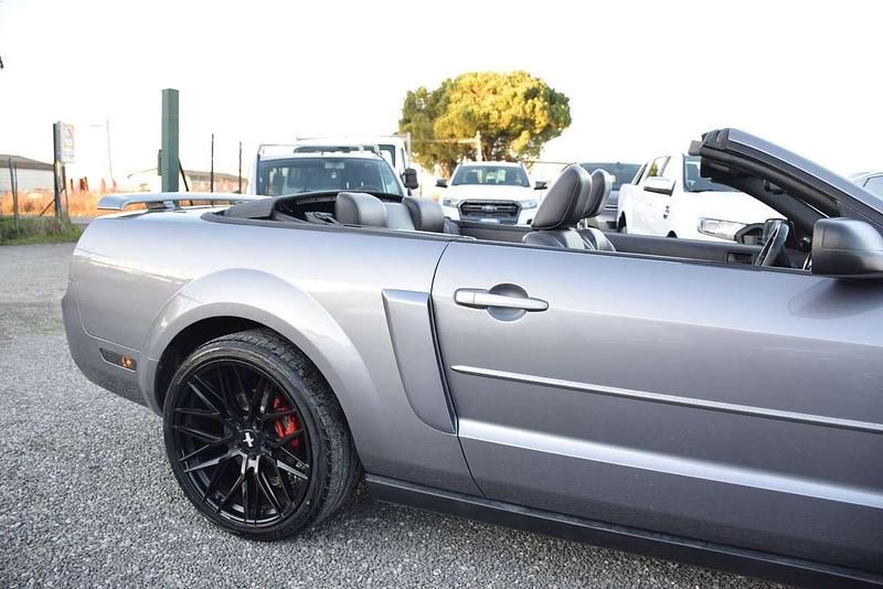 Usata Ford Mustang GT 213 CV (156 kW) 2007 Grigio Cabrio