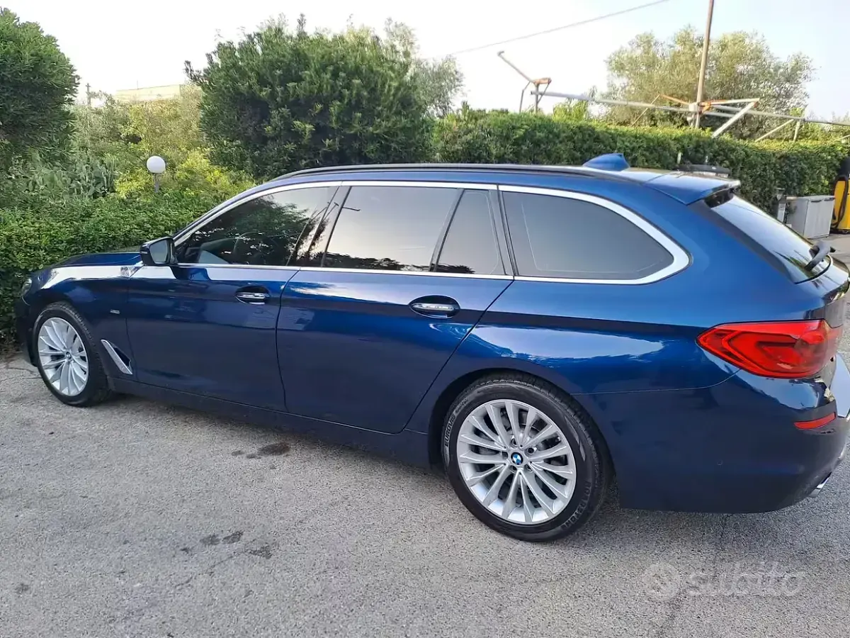 Usata BMW 520 Luxury Line 190 CV (139 kW) 2018 Bluazzurro Station wagon
