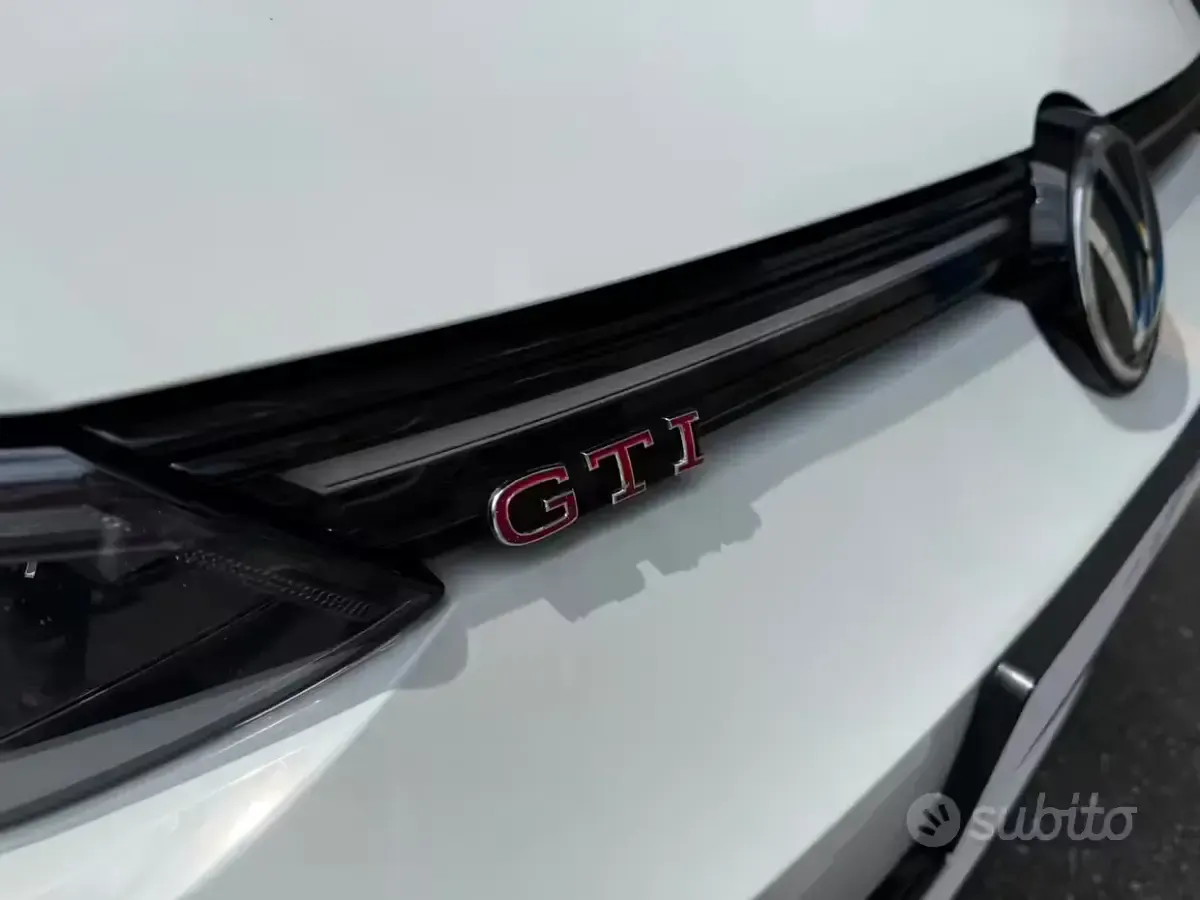 Usata VW Golf VIII GTI 245 CV (180 kW) 2023 Bianco Berlina