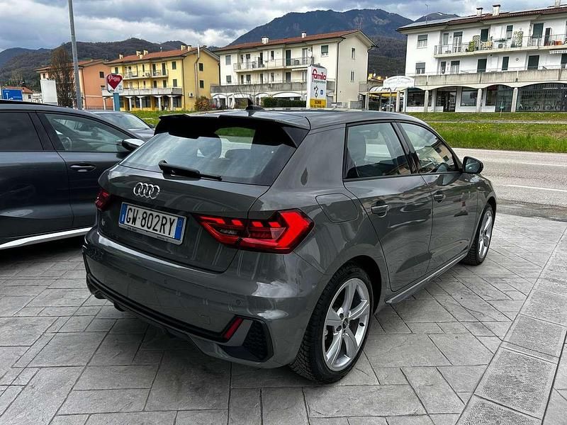 Usata Audi A1 Sportback S-Line 150 CV (110 kW) 2024 Grigio Utilitaria