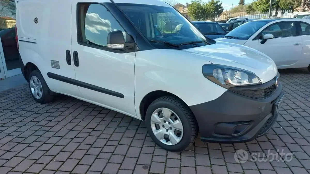 Usata Fiat Doblò Lounge 95 CV (69 kW) 2020 Bianco