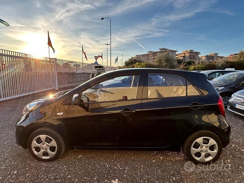 Usata Kia Picanto 70 CV (51 kW) 2014 Nero Utilitaria