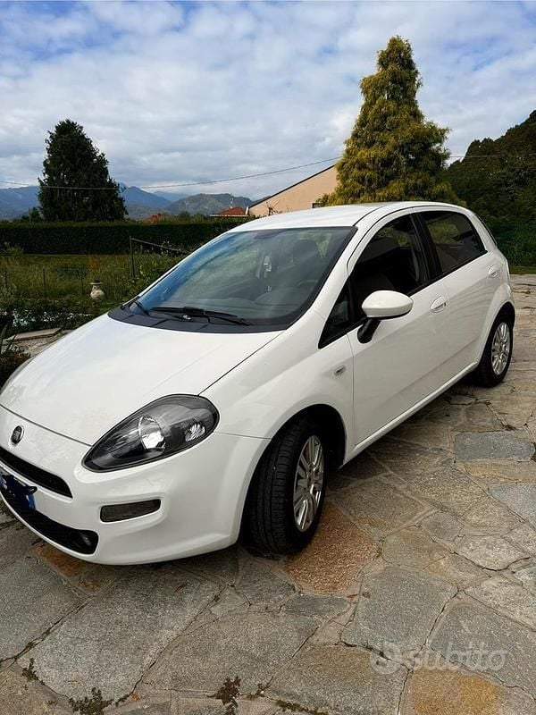 Usata 2015 Fiat Punto Evo Dynamic Due volumi | 5500 € (Buon prezzo) - Immagine 1/4