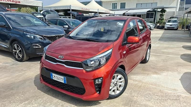 Usata Kia Picanto X-Line 67 CV (49 kW) 2023 Arancione Utilitaria