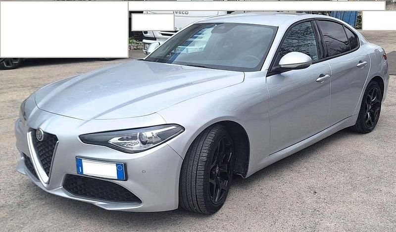 Usata Alfa Romeo Giulia Ti 190 CV (139 kW) 2021 Argento Berlina