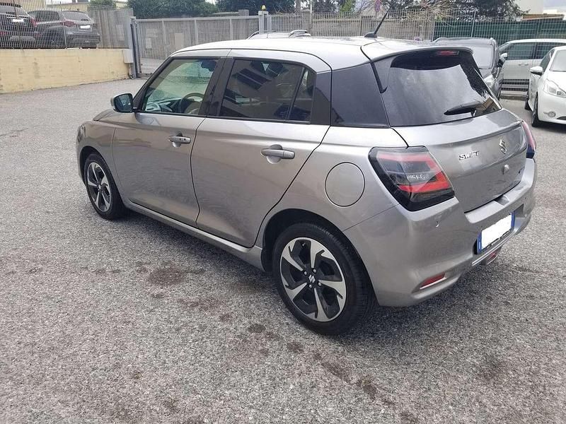 Usata Suzuki Swift 83 CV (61 kW) 2024 Argento new york Berlina