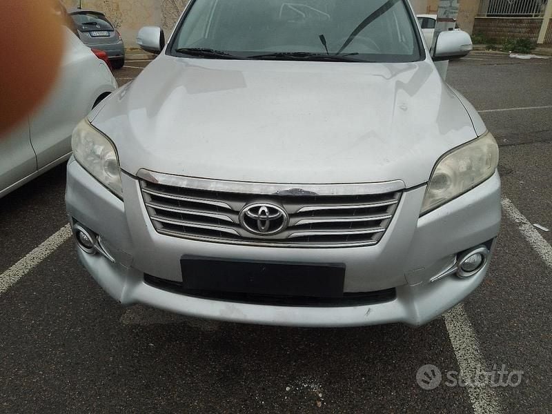 Grigio Usata 2010 Toyota RAV4 SUV | 5000 € (Super prezzo) - Immagine 1/4