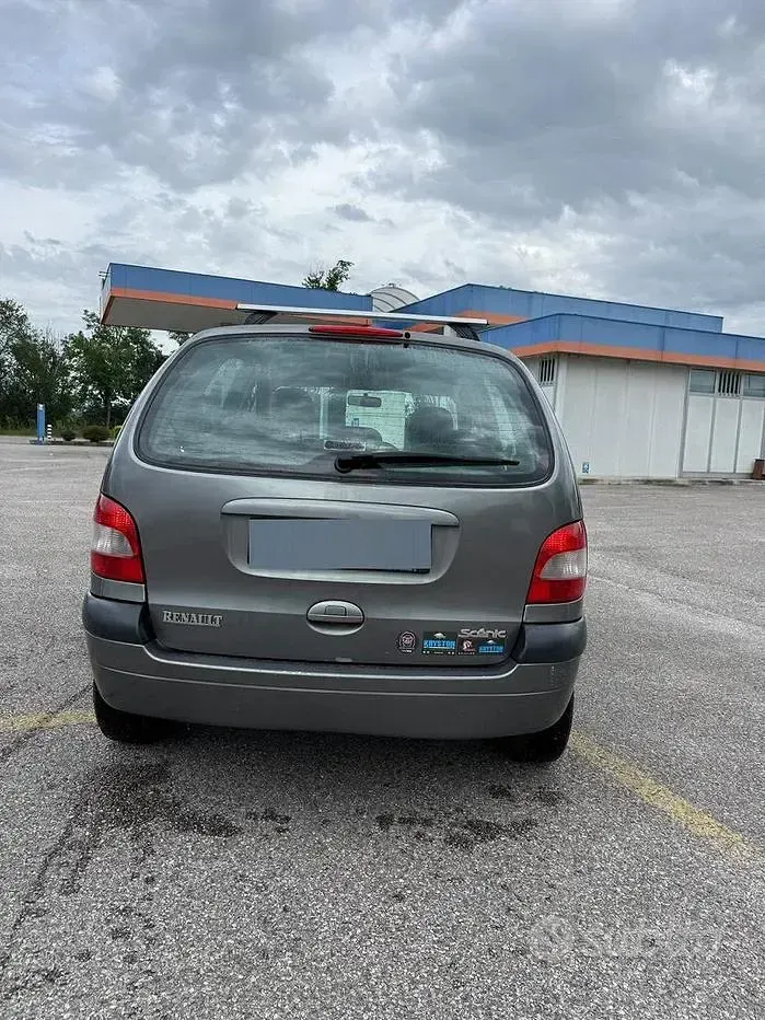 Usata Renault Scénic 107 CV (78 kW) 2003 Monovolume