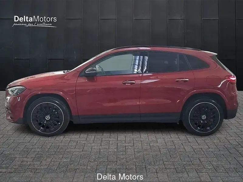 Usata Mercedes GLA250 218 CV (160 kW) 2023 Rosso patagonia SUV