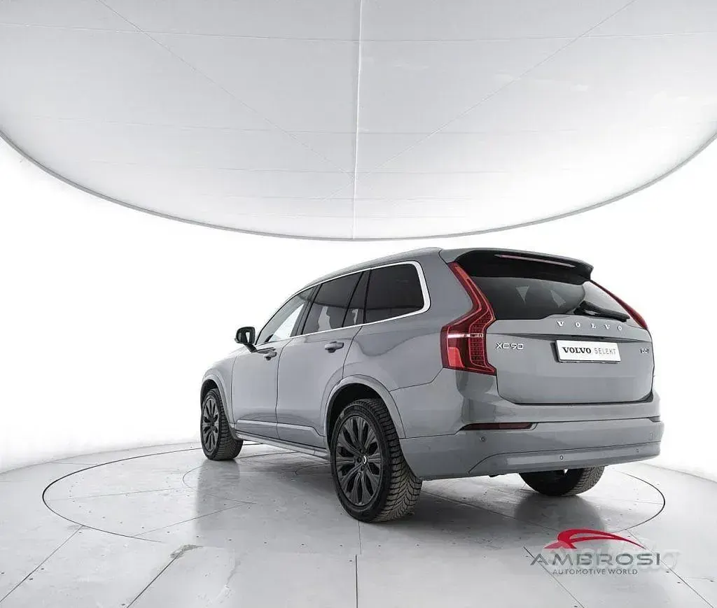 Usata Volvo XC90 Core 235 CV (172 kW) 2024 Grigio SUV