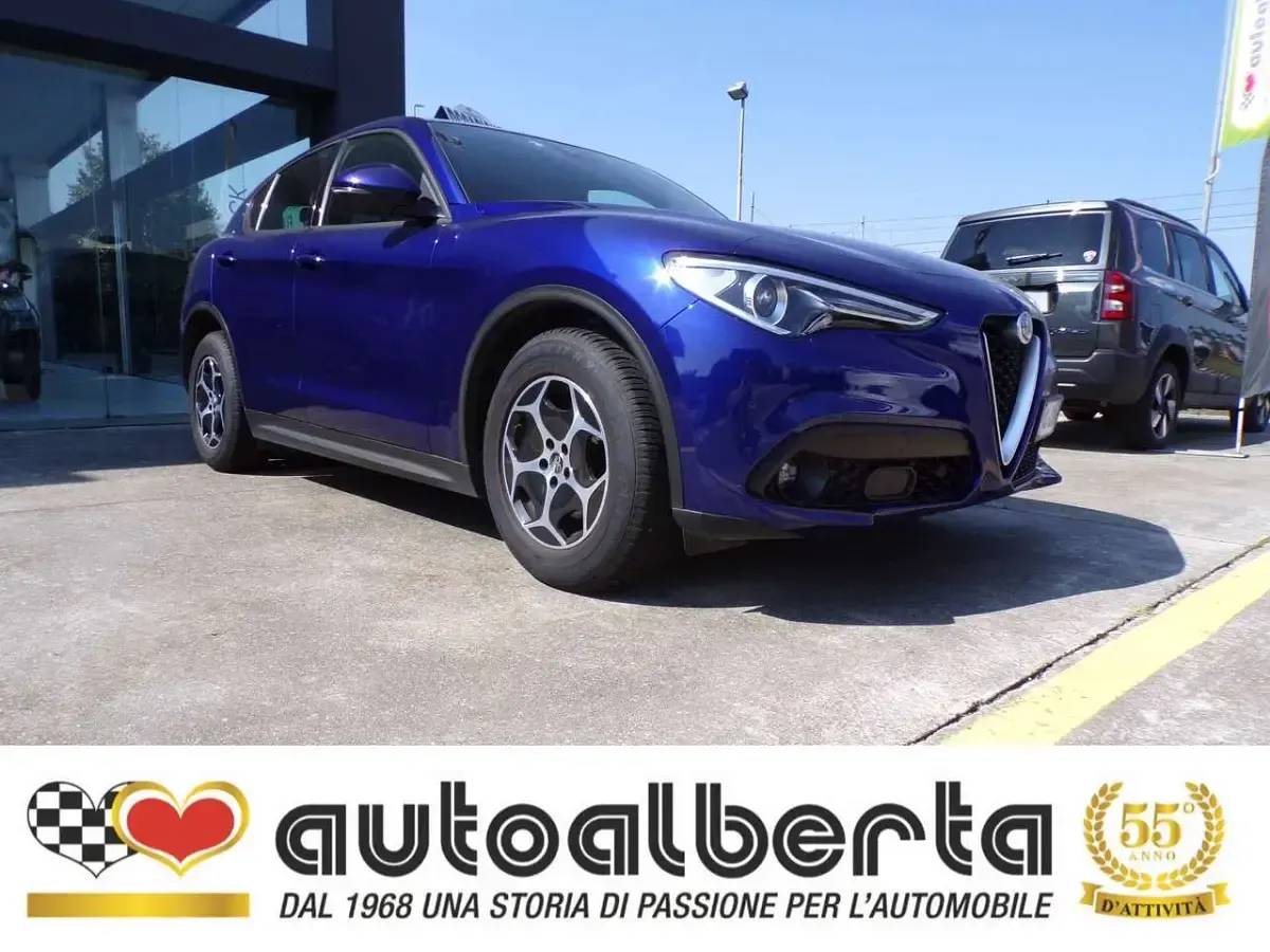 Usata Alfa Romeo Stelvio Business 160 CV (117 kW) 2022 Blu anodizzato SUV