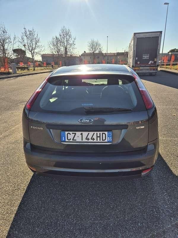 Usata Ford Focus Ambiente 90 CV (66 kW) 2005 Station wagon