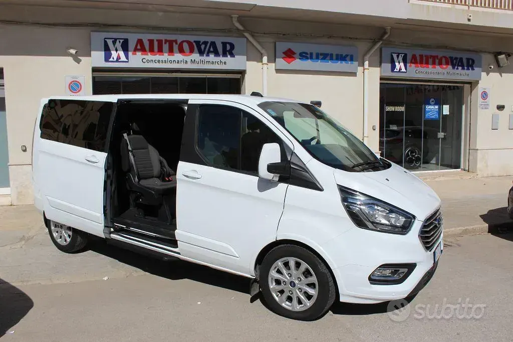 Käytetty Ford Tourneo 131 HP (96 kW) 2021 Valkoinen Tila-auto
