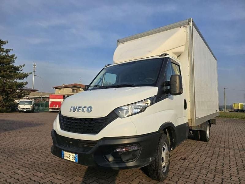 Usata Iveco Daily 140 CV (102 kW) 2021 Bianco Furgone
