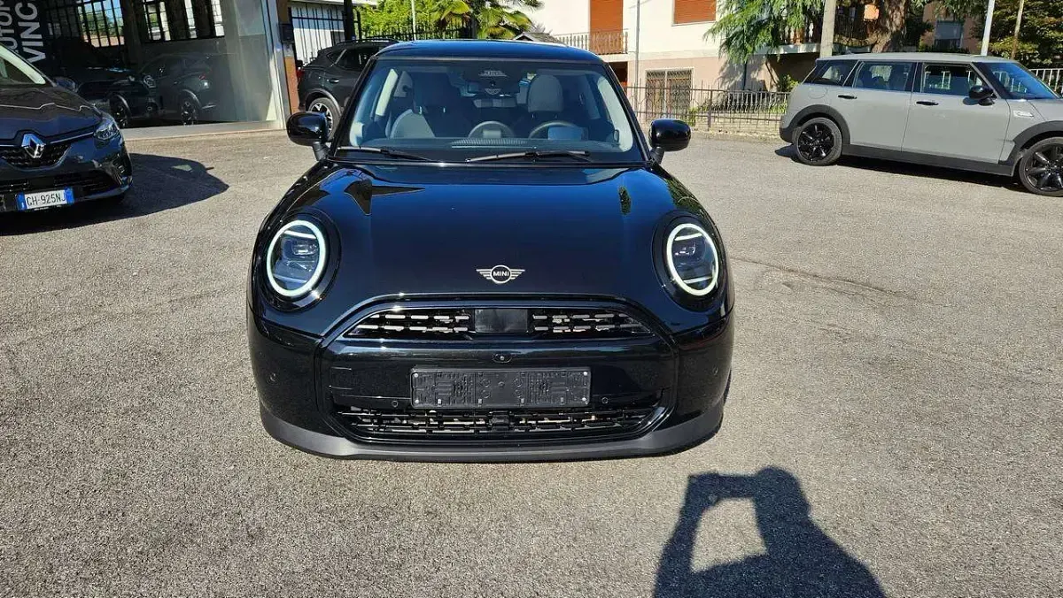 Usata Mini Cooper 156 CV (114 kW) 2024 Midnight black Utilitaria