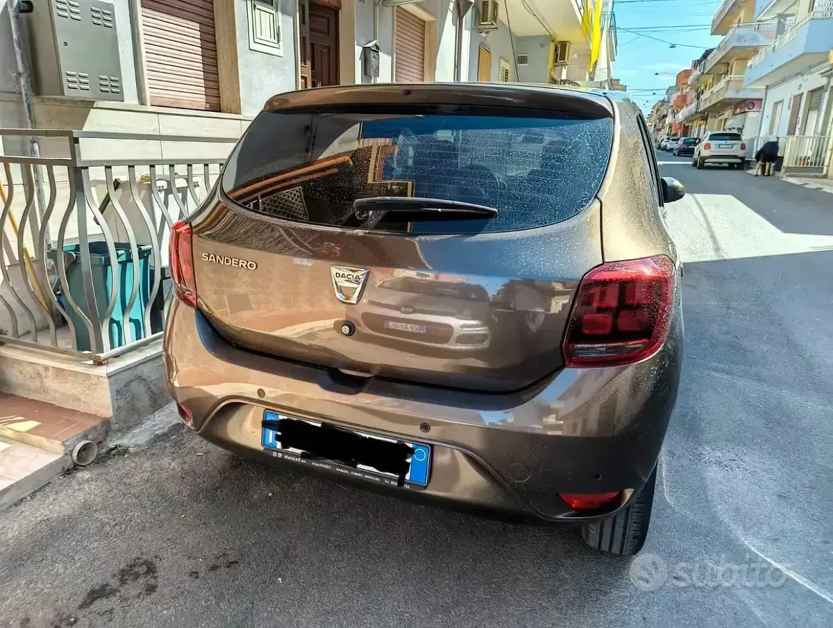 Usata Dacia Sandero 73 CV (53 kW) 2019 Marrone Berlina