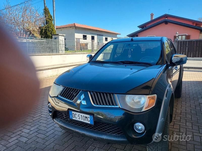 Usata Mitsubishi L200 136 CV (100 kW) 2006 Nero Pick-up
