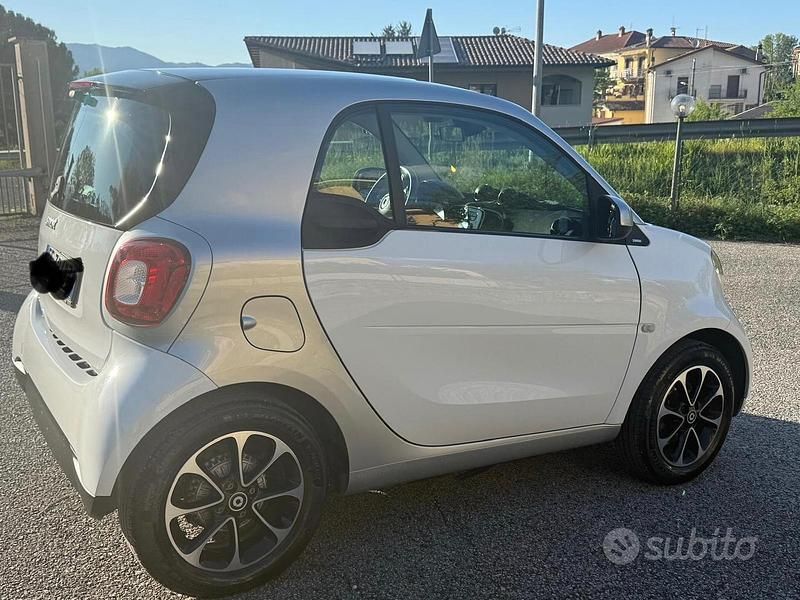 Usata Smart ForFour 71 CV (52 kW) 2016 Bianco Utilitaria