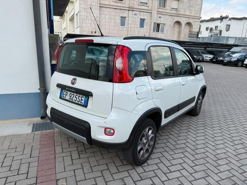Usata Fiat Panda 4x4 S 75 CV (55 kW) 2012 Bianco Utilitaria