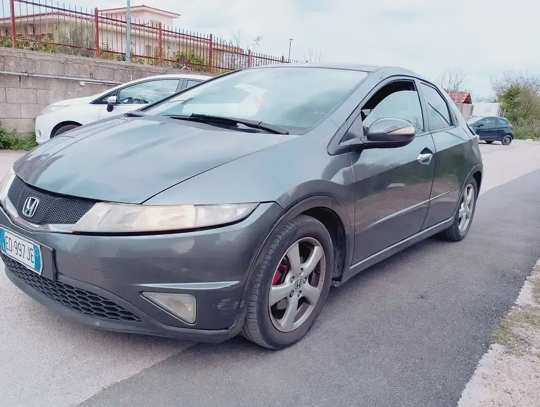 Usata Honda Civic Elegance 99 CV (72 kW) 2010 Berlina