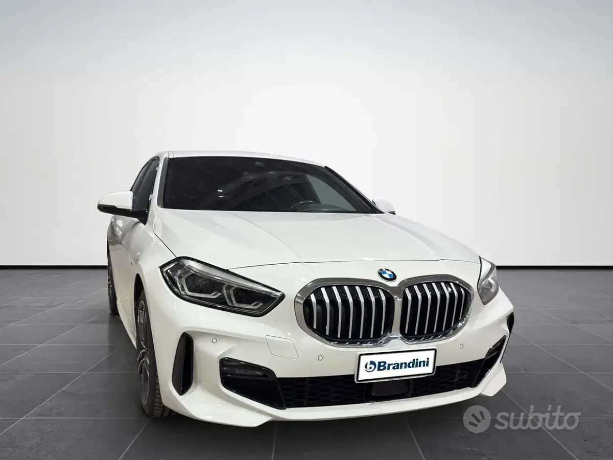 Usata BMW 116 M Sport 109 CV (80 kW) 2023 Bianco Utilitaria