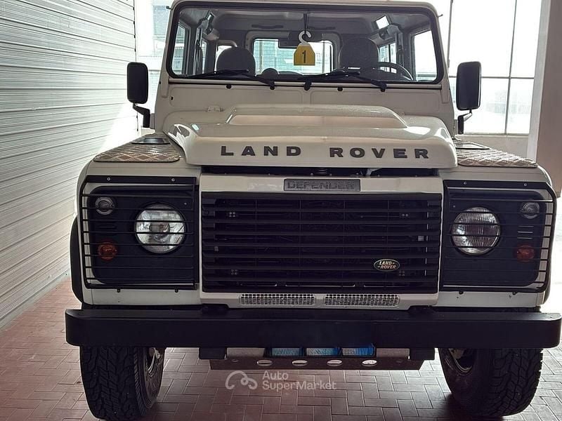 Usata Land Rover Defender SE 122 CV (89 kW) 2009 Bianco Station wagon
