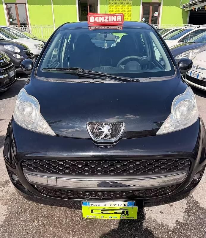 Usata Peugeot 107 68 CV (50 kW) 2009 Nero Utilitaria