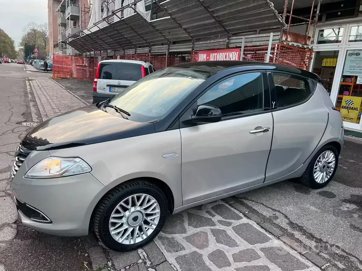 Gebraucht Lancia Ypsilon 69 PS (50 kW) 2015 Kleinwagen