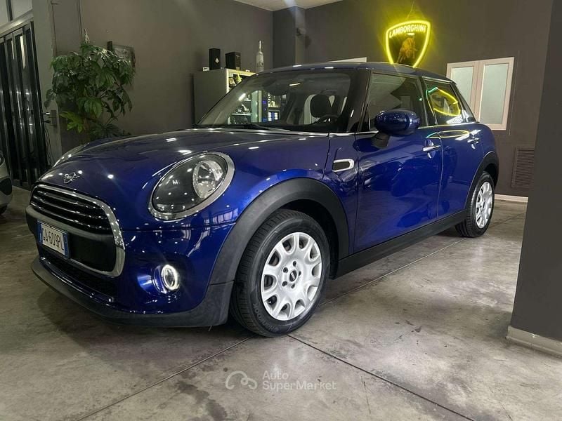 Begagnad Mini ONE 75 HK (55 kW) 2020 Blå Halvkombi