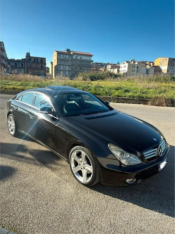 Nero Usata 2006 Mercedes CLS320 Coupé | 5999 € (Molto cara) - Immagine 1/4