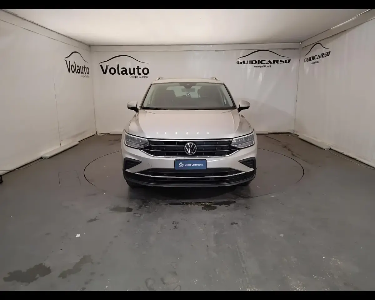 Usata VW Tiguan Life 131 CV (96 kW) 2023 Grigio SUV