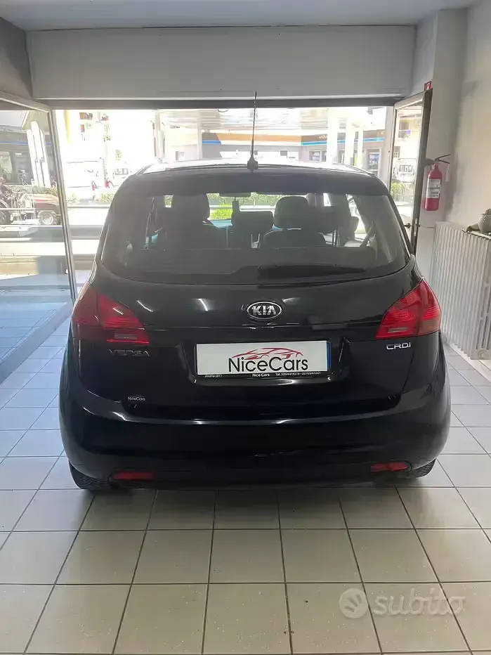 Usata Kia Venga Active 90 CV (66 kW) 2015 Nero Utilitaria