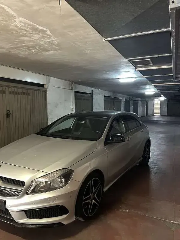 Käytetty Mercedes A200 Premium 136 HP (100 kW) 2015 Harmaa Sedan