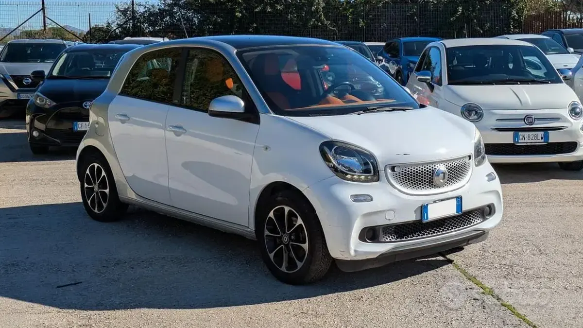 Usata Smart ForFour Passion 71 CV (52 kW) 2015 Bianco Utilitaria