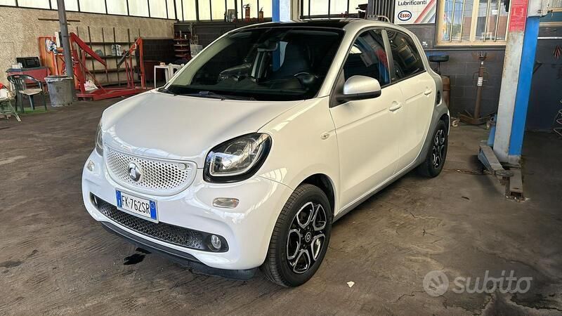 Usata 2018 Smart ForTwo Coupé Prime Due volumi | 12.000 € (Buon prezzo) - Immagine 1/4