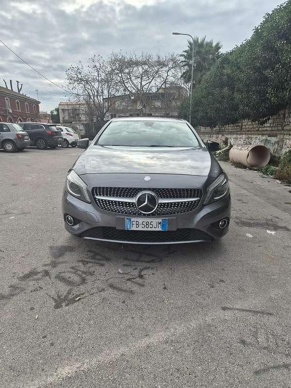 Usata Mercedes A180 109 CV (80 kW) 2015 Berlina