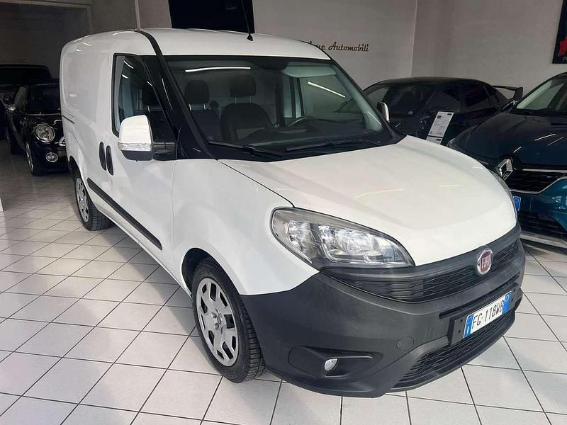Usata Fiat Doblò 105 CV (77 kW) 2016 Bianco Monovolume