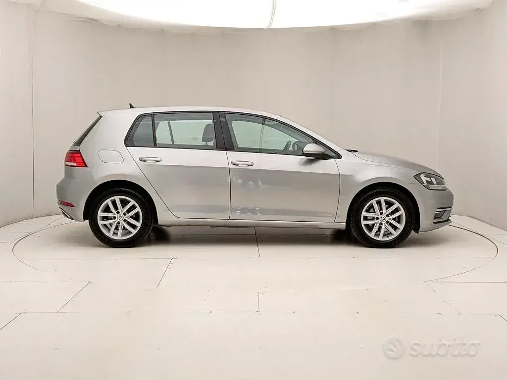 Usata VW Golf VII Sport 116 CV (85 kW) 2019 Grigio Berlina