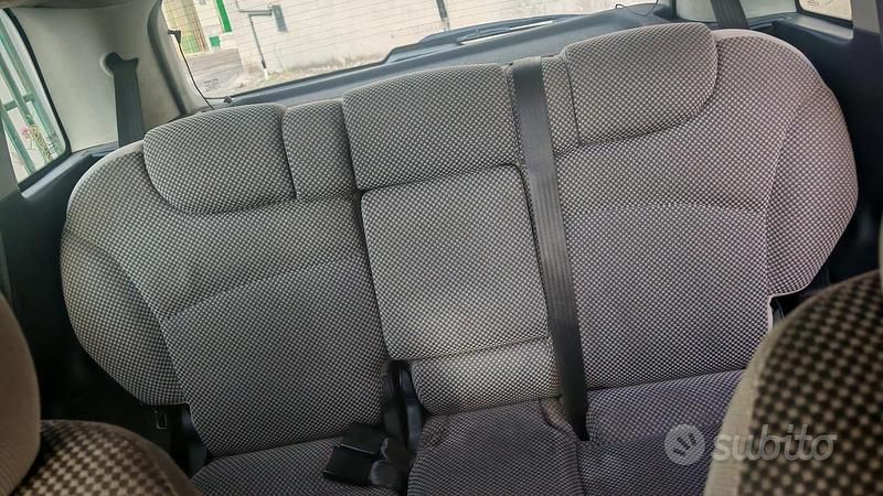 Usata Fiat Stilo 115 CV (84 kW) 2004 Nero Utilitaria
