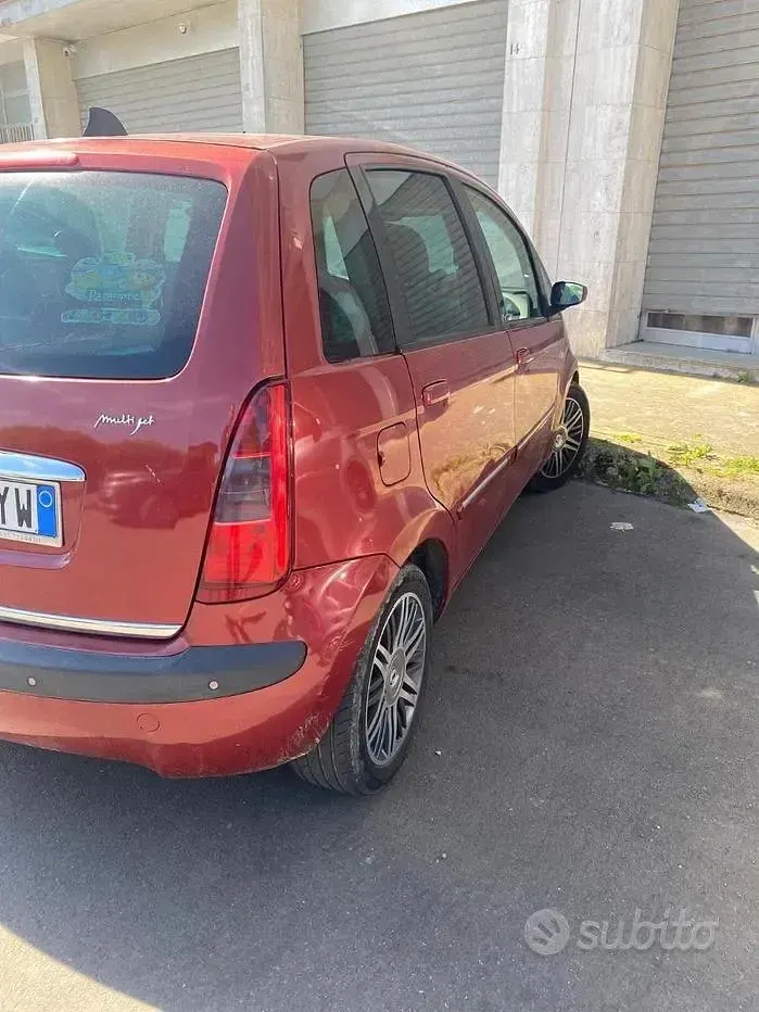 Usata Lancia Musa 90 CV (66 kW) 2007 Rosso Monovolume