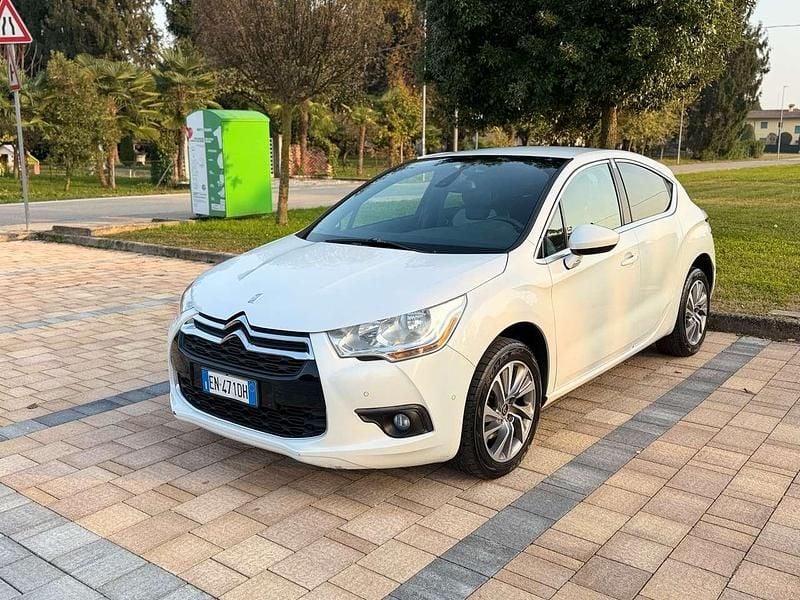 Bianco Usata 2012 Citroën DS4 Due volumi | 5900 € (Buon prezzo) - Immagine 1/4