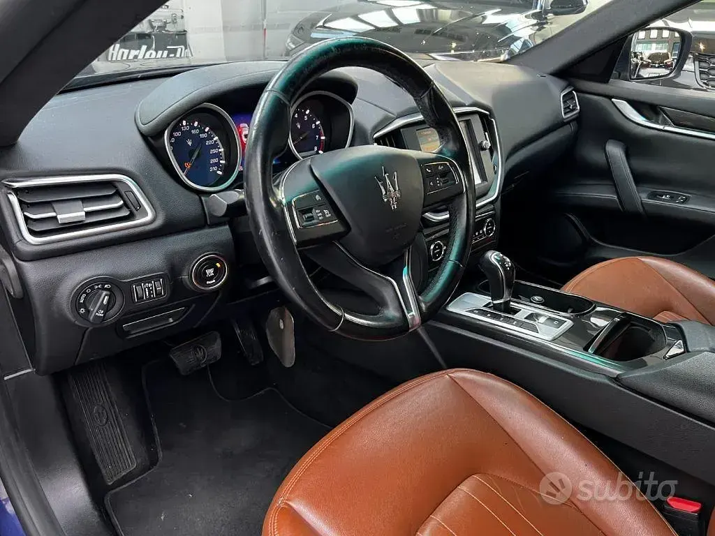 Usata Maserati Ghibli 330 CV (242 kW) 2016 Blu Berlina