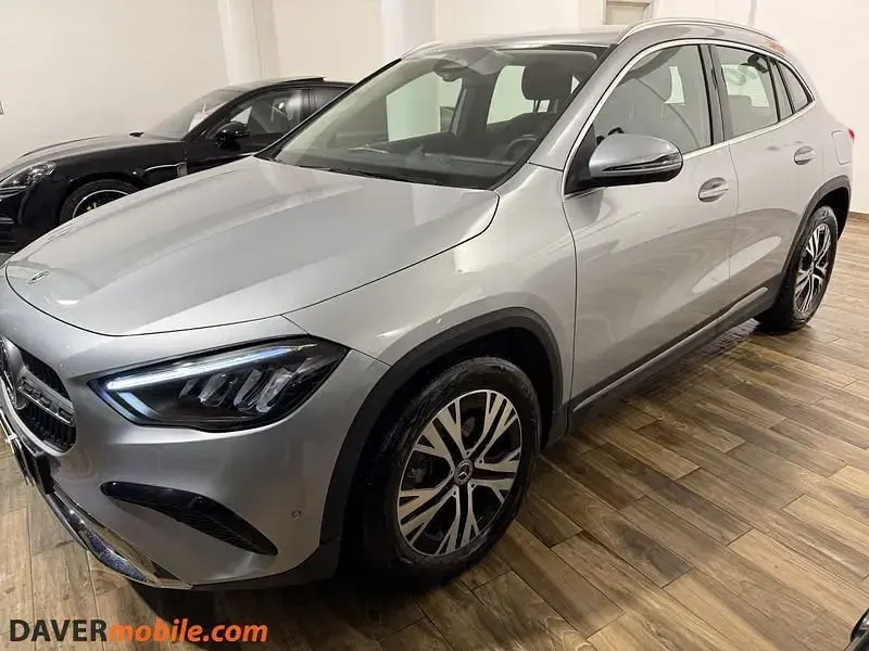 Usata Mercedes GLA180 Advanced 116 CV (85 kW) 2025 Grigio SUV