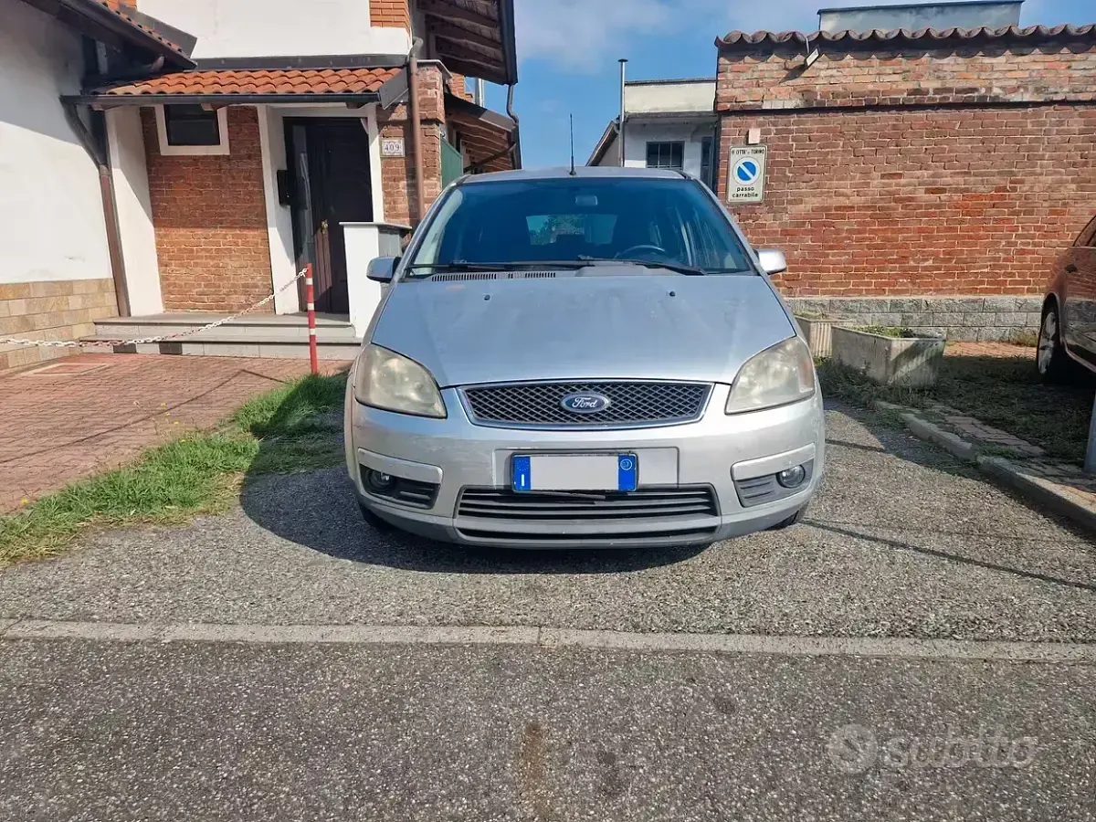 Usata Ford Focus 90 CV (66 kW) 2007 Grigio Station wagon