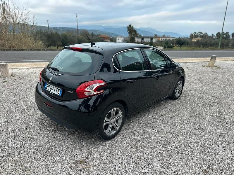 Usata Peugeot 208 82 CV (60 kW) 2012 Nero Utilitaria